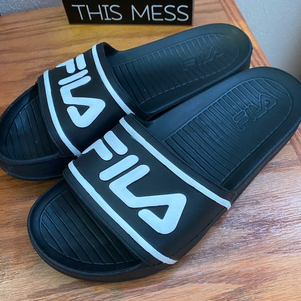 fila sandals